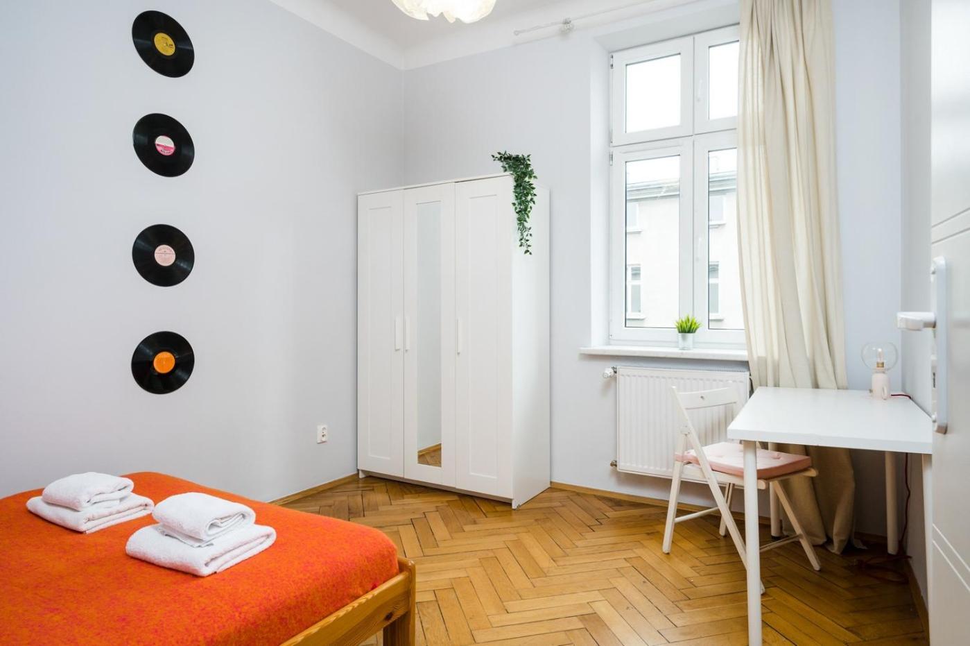 Three-Bedroom Apartment High Floor